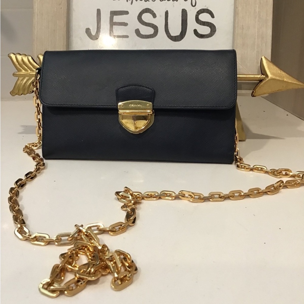 Prada saffiano WOC chain crossbody purse